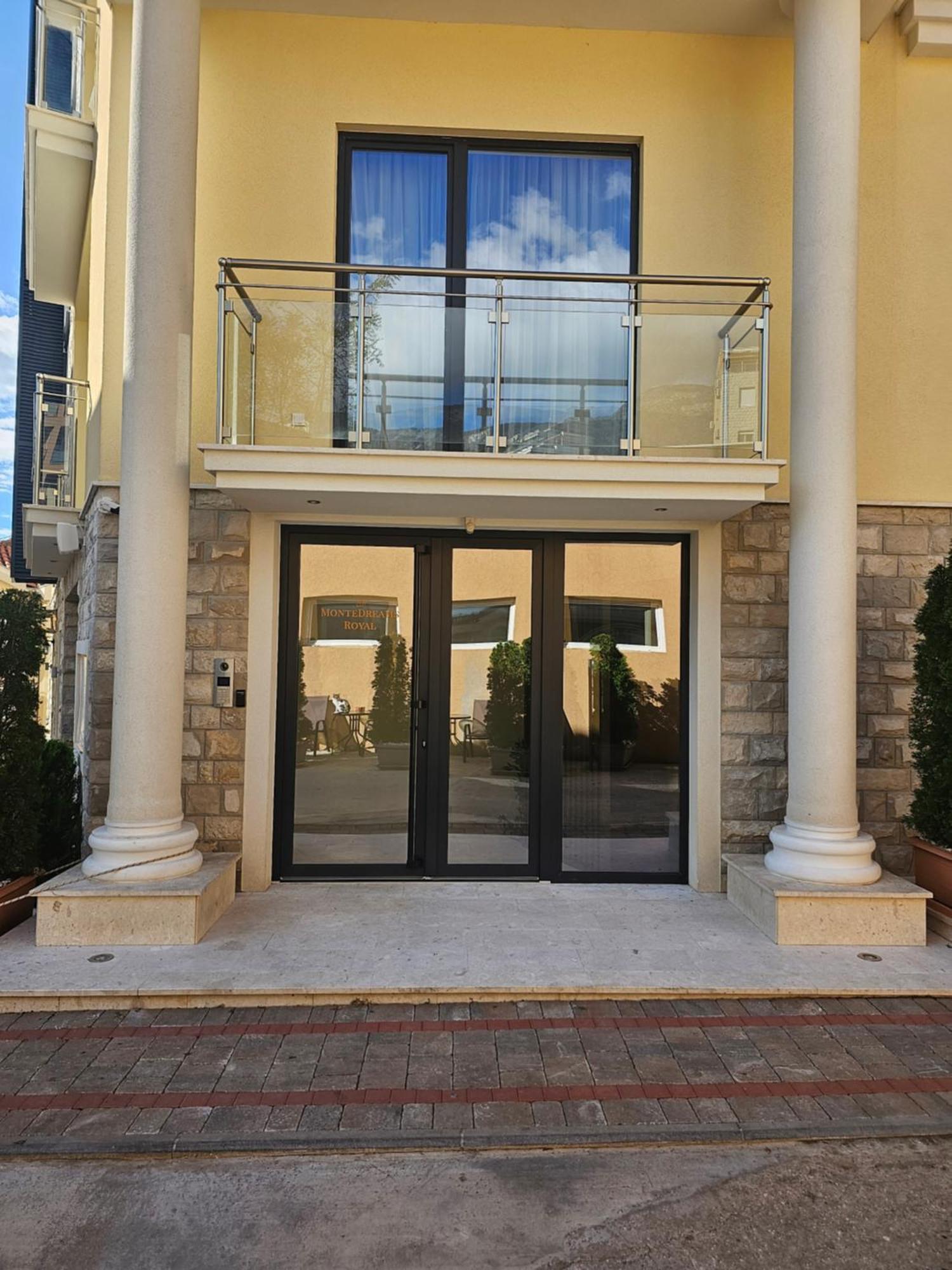 Modern Top Floor Sea View 3Br With Pools, Spa & Fitness Becici  Exterior photo
