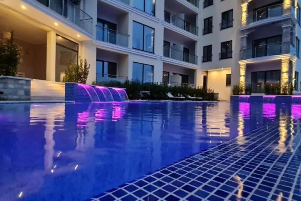 Modern Top Floor Sea View 3Br With Pools, Spa & Fitness Becici  Exterior photo